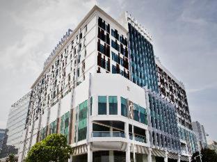 Putrajaya Hotel | Inviting Dorsett Putrajaya: Pool, Ocean View & Family-Friendly
