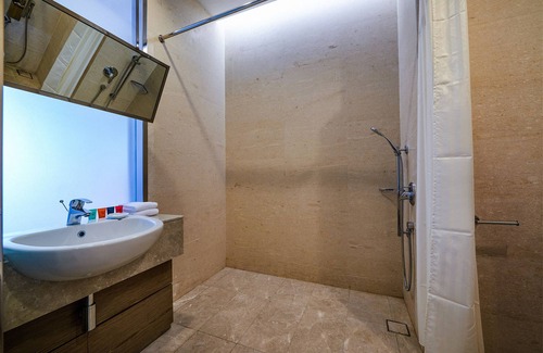 Putrajaya Hotel | Discover Dorsett Putrajaya: Family-Friendly with Pool Access
