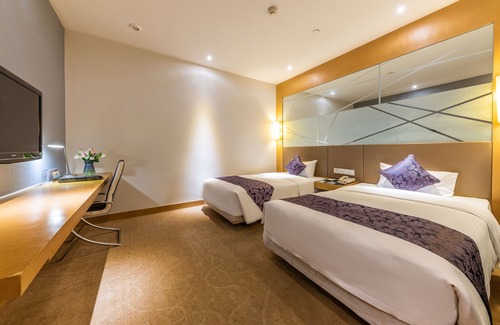 Jiang'an District Hotel | Discover Dorsett Wuhan: 4-Star Comfort with Family Amenities