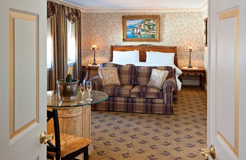 West Newport Bed & Breakfast | Experience Dorymans Oceanfront Inn: Top-Rated & Family-Friendly