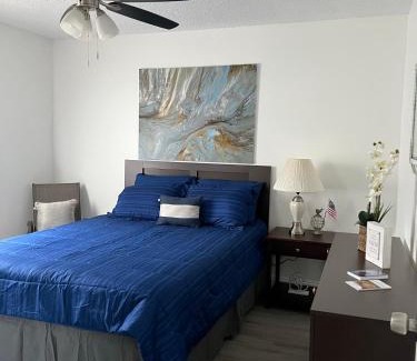 Poinciana House | Independently Entranced: Dos Alcobas for Family Getaways