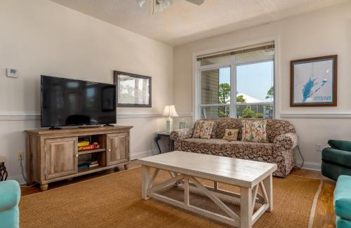 Audubon Place House | Explore Dos Dunes: Pet-Friendly Retreat with Breakfast Included