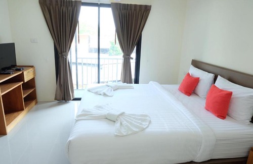 Mai Khao Apartment | Discover DOS'S HOUSE: Family-Friendly Stay with High Ratings
