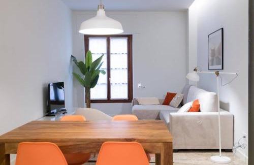 Zaragoza Old Town Apartment | Exclusive Dos Torres on Calle Alfonso I - 4-Star Family Retreat