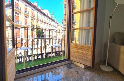 Zaragoza Old Town Apartment | Exclusive Dos Torres on Calle Alfonso I - 4-Star Family Retreat