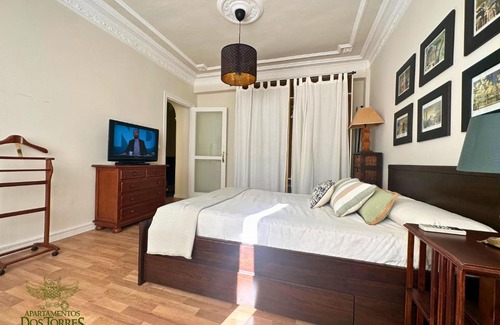 Zaragoza Old Town Apartment | Dos Torres Plaza del Pilar - Views of the Basilica Awaits