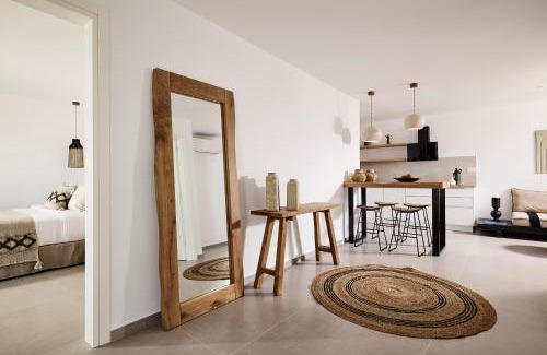 Milos Apartment | Experience Dot Milos: 4-Star Oceanfront Getaway