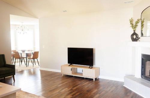 Dothan House | Dothan Westside Retreat – Cozy & Pet-Friendly