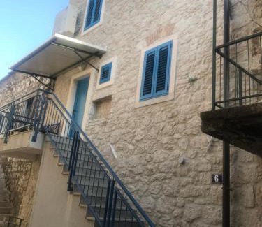 Komin Apartment | Pet-Friendly Dotta: Guest Rated 9.6 with Family Amenities