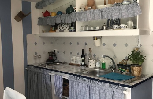 Rossano House | Cozy Dotty's House with Ocean Views and Family Amenities