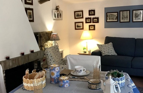 Rossano House | Cozy Dotty's House with Ocean Views and Family Amenities