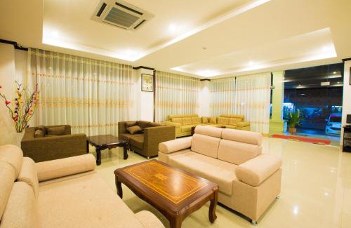 Vientiane Hotel | Family-Friendly Stay at Douangchan Plaza Hotel - 8/10 Rated