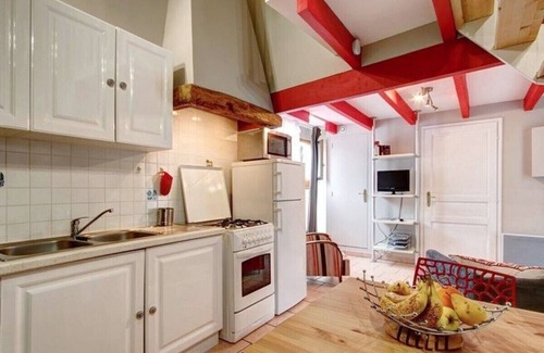 Pouldergat House | Relaxing Douarnenez Bay Retreat with Hot Tub & Spa Access