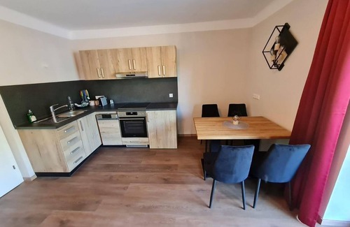 Unterburg am Klopeiner See House | Cozy Double Room with Kitchen – Das Alpensee Getaway