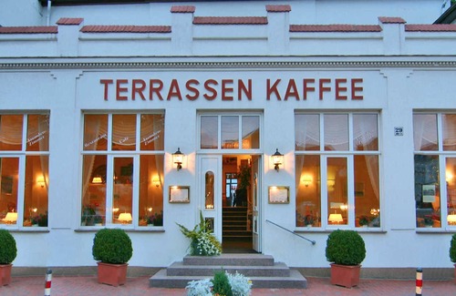 Heringsdorf Cottage | Top-Rated Oceanfront Escape at Double 16 - Pension Radke