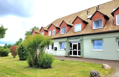 Parow Apartment | Comfortable Double Room at Guesthouse Am Schloss