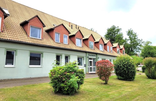 Parow Apartment | Comfortable Double Room at Guesthouse Am Schloss