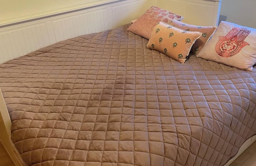 Swords Bed & Breakfast | Double bed 10mn by car Dublin airport 8mn bus & shops with light breakfast