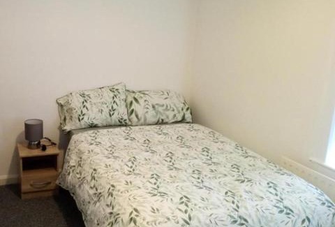 Burnley House | Comfortable Double Bed Near Burnley City Centre