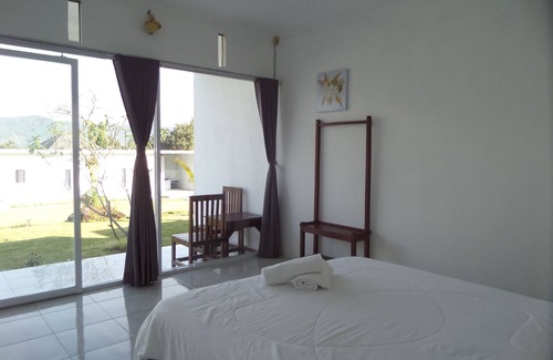 Kintamani Bed & Breakfast | Relaxing Double Bedroom with Pool View in Kintamani