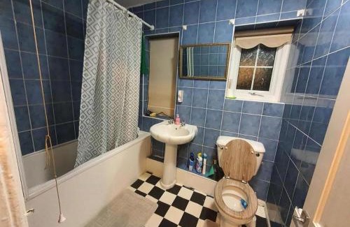 Birch House | Comfortable Double Bedroom in WA Greater Manchester