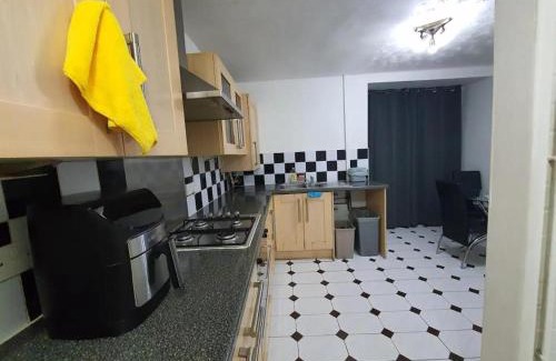 Birch House | Comfortable Double Bedroom in WA Greater Manchester