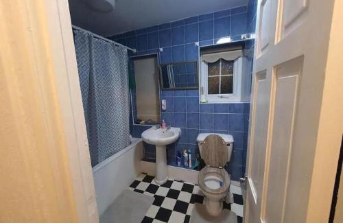 Birch House | Comfortable Double Bedroom in WA Greater Manchester