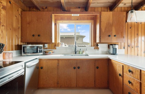Freeland House | Enjoy Oceanfront Bliss at Double Bluff Beach & Deer Lagoon