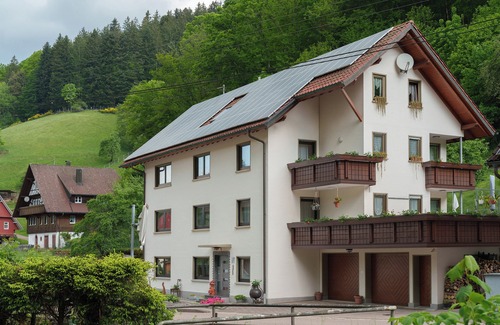 Bad Peterstal-Griesbach Apartment | Double Room 4 with Mountain View and Wi-Fi
