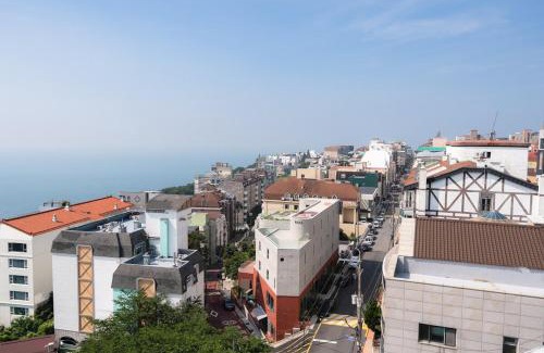 Haeundae House | Double-decker pension Ocean view duplex with a view of Cheongsapo Beach train #High-rise view#Ocean front view