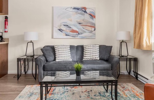 Beverly Hotel | Double Double Suite | The Beverly Hotel | Family-friendly Stay w/Kitchen