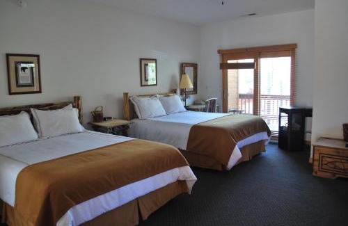 June Lake Resort | Pet-Friendly Double Eagle Resort and Spa with Ocean Views