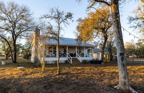 Cedar Creek Other | Double Horn Ranch: Family-Friendly Stay Near F1 Circuit