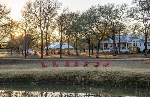Cedar Creek Other | Double Horn Ranch: Family-Friendly Stay Near F1 Circuit