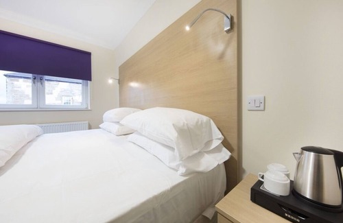 Hamilton House | Guest Rated 10/10: Ensuite Double or Twin at The Bay Horse