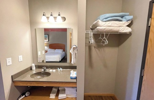 Spring Brook Hotel | Top-Rated Double Queen Room at Spring Brook Resort