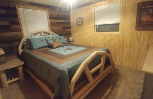 Benson House | Cozy Double R Guest Ranch: Family-Friendly with Dining Options