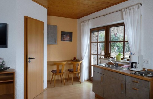 Annweiler am Trifels Bed & Breakfast | Cozy Double Room with Balcony at Gästehaus Heger