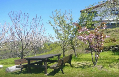 Deba Apartment | 'Double Room 1' with Mountain Views, Private Garden and Wi-Fi