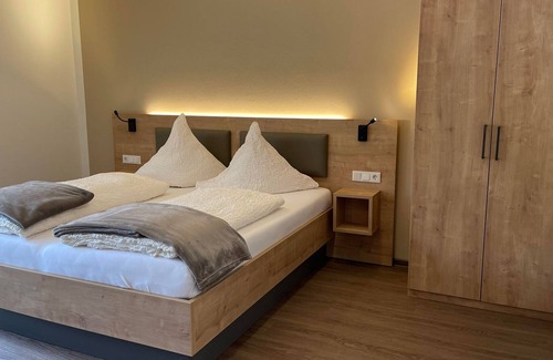 Wolf Cottage | Comfortable Double Room at Gäste- und Weinhaus Haus Schatzgarten