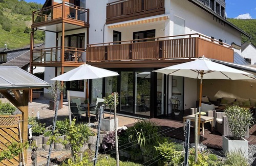 Wolf Cottage | Comfortable Double Room at Gäste- und Weinhaus Haus Schatzgarten