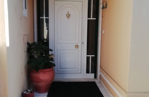 Albarraque Apartment | Relaxing Double Room with Balcony in Albarraque, Sintra