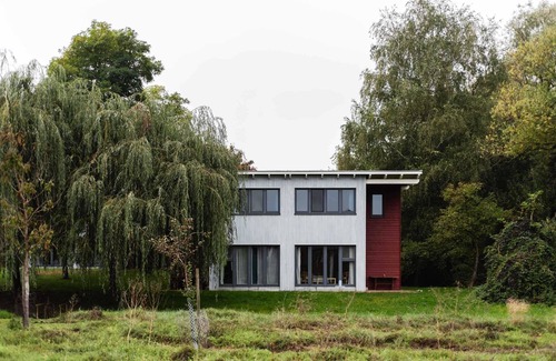 Neustrelitz House | Eco-Friendly Double Room with Pet and Child Amenities