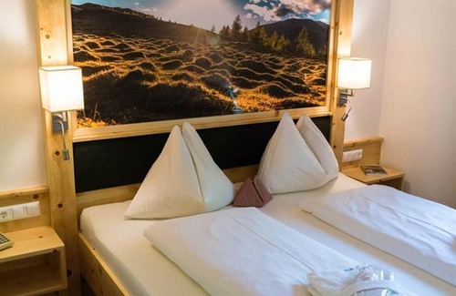 Bad Kleinkirchheim Other | Relaxing Double Room at Biobauernhof-Hotel-Gasthof Hinteregger
