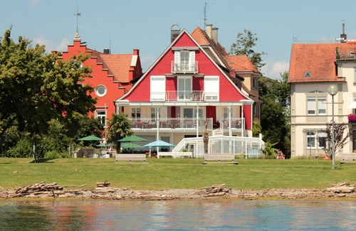 Langenargen Apartment | Relaxing Double Room with Ocean and Lake Views