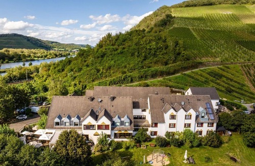 Ockfen House | Comfortable Double Room with Bach View at Landidyll Weinhotel