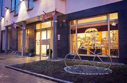 Tribseer Vorstadt House | Comfortable Double Room at Hotel Am Jungfernstieg Awaiting You