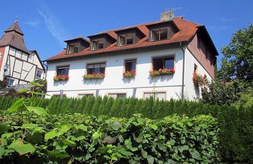 Hagnau Apartment | Cozy Double Room with Balcony and Spectacular Views