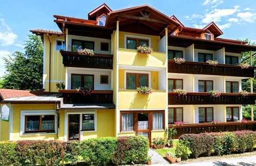 Sankt Kanzian am Klopeiner See Bed & Breakfast | Comfortable Double Room at Strandpension Waldperle