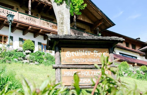 Steinbach am Attersee Apartment | Inviting Double Room with Balcony & Lake View at Grablerhof